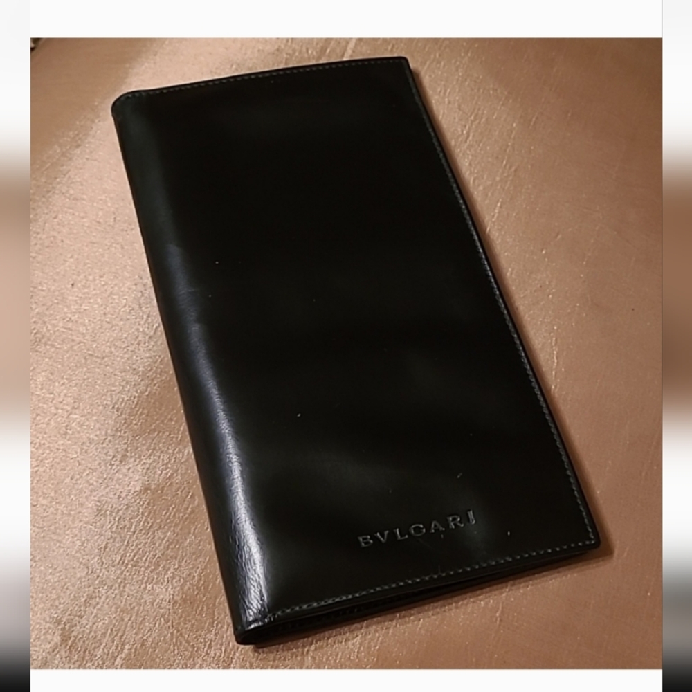 Bvlgari black leather long wallet in great condition